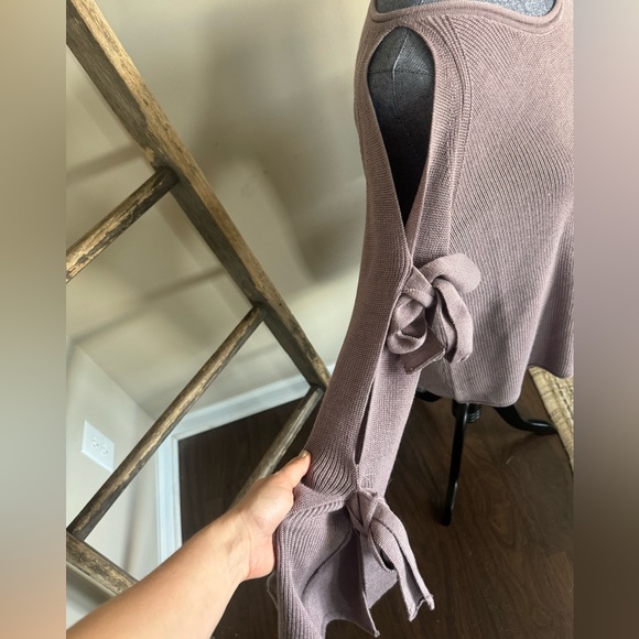 Listicle Cold Shoulder Cold Arm Pullover Sweater - Picture 10 of 11